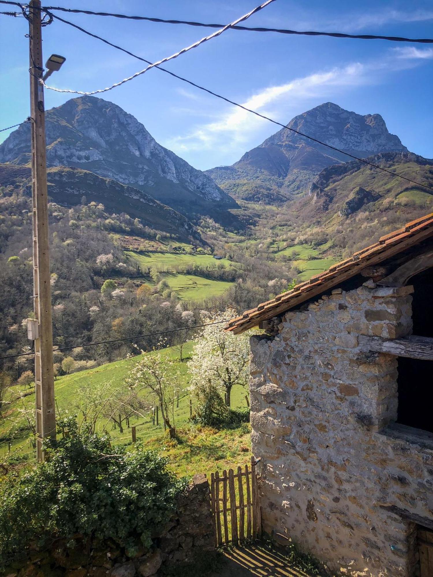 El Refugio Del Busgosu Villa Pen Luaran gambar